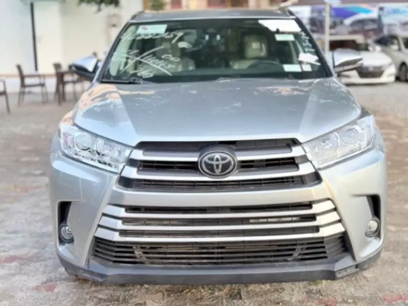 Toyota Highlander   - 2019