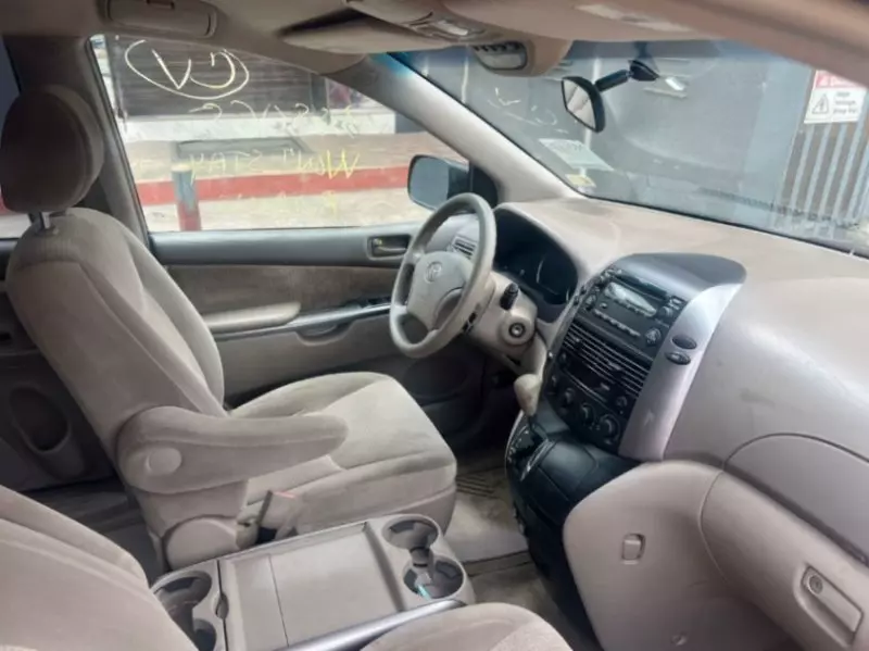 Toyota Sienna   - 2007