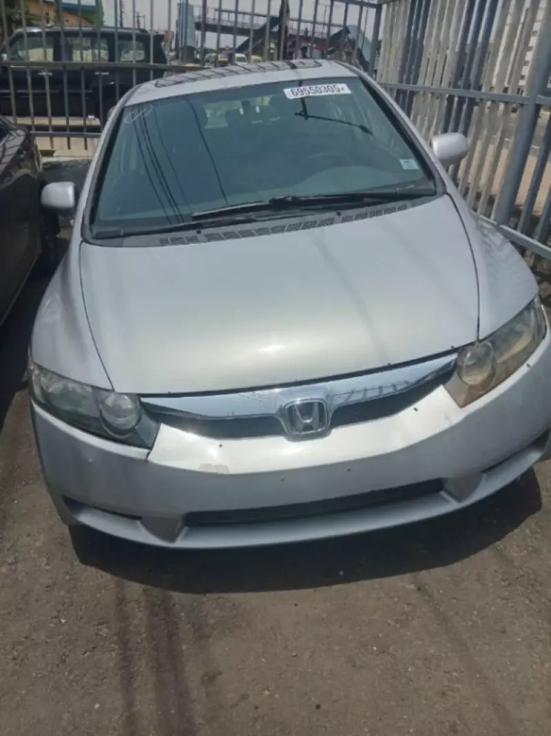 Honda Civic   - 2011