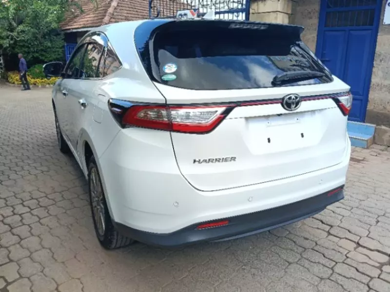 Toyota Harrier   - 2018