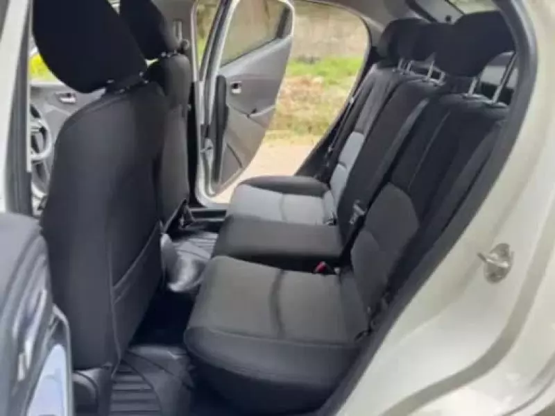 Mazda Demio   -