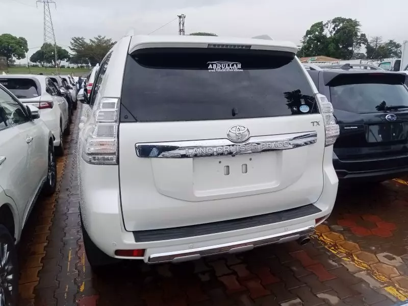 Toyota Landcruiser Prado   - 2016