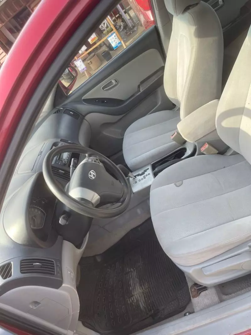 Hyundai Elantra   - 2007