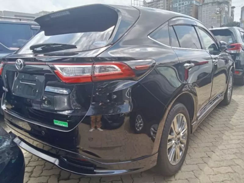 Toyota Harrier   - 2018