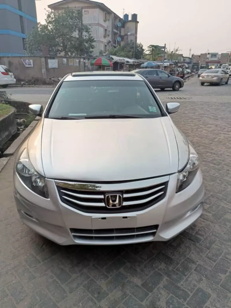 Honda Accord   - 2009