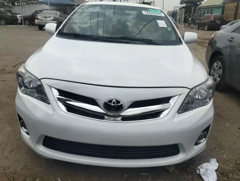 Toyota Corolla   - 2013