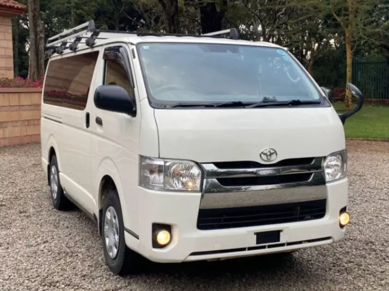 Toyota Hiace   - 2018