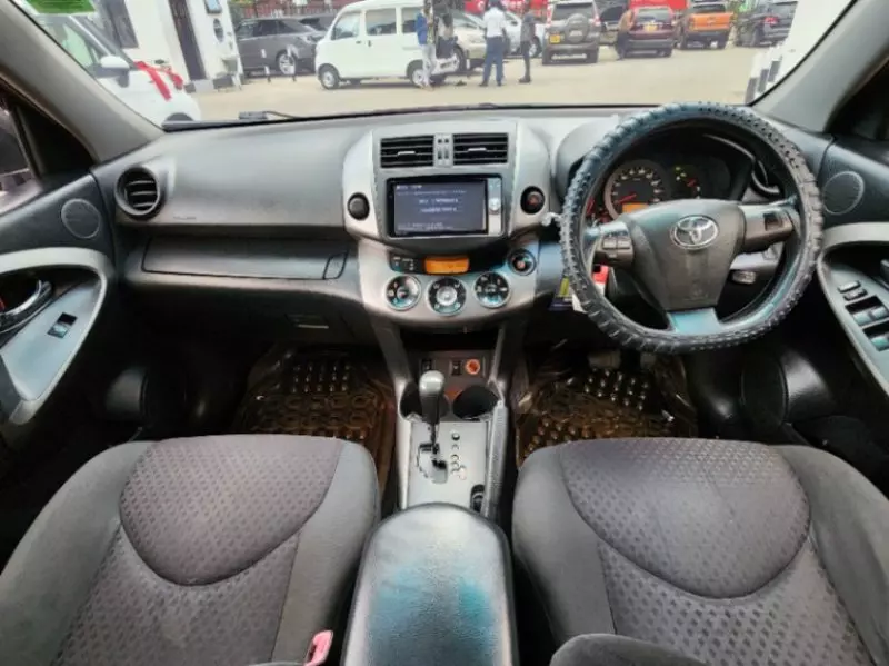 Toyota Vanguard    - 2011
