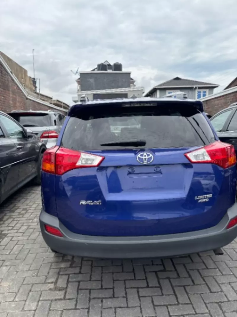 Toyota RAV 4   - 2014