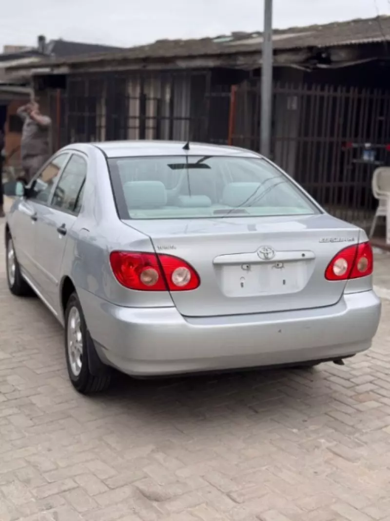Toyota corolla   - 2006
