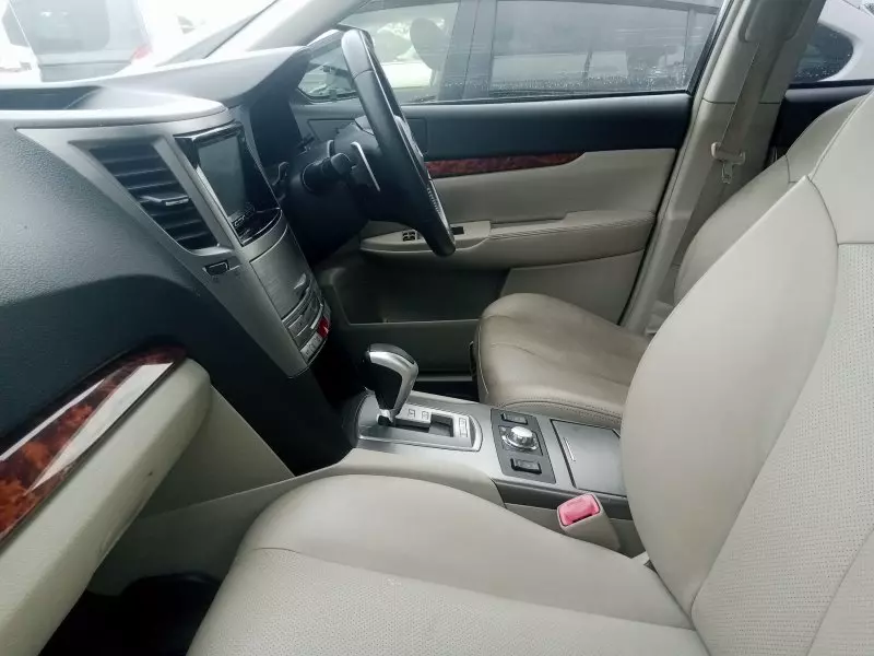 Subaru Outback   - 2012