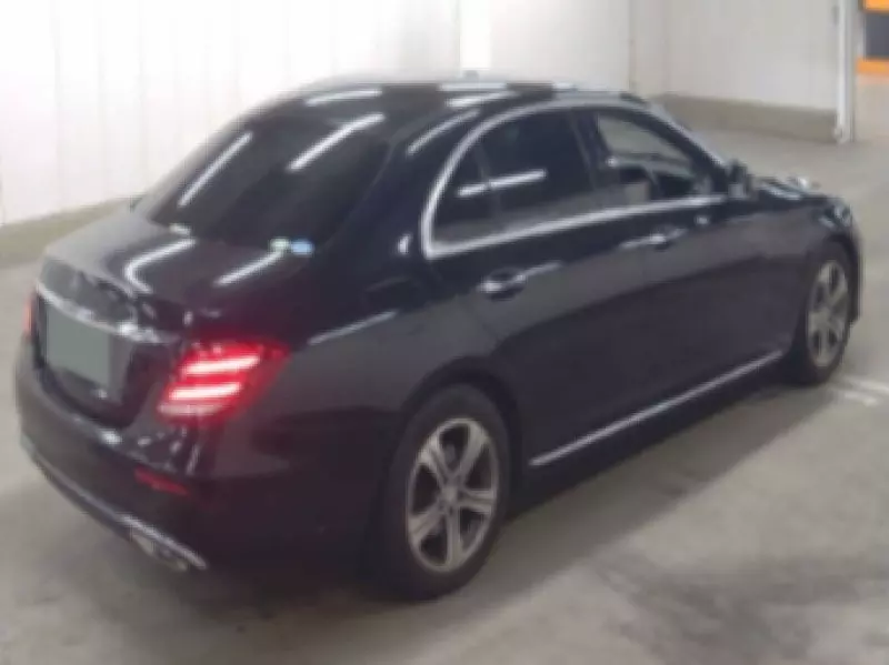 Mercedes-Benz E200   - 2017