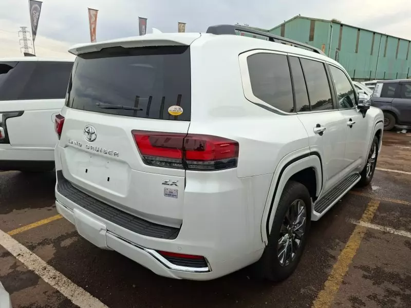 Toyota Land Cruiser VX   - 2023