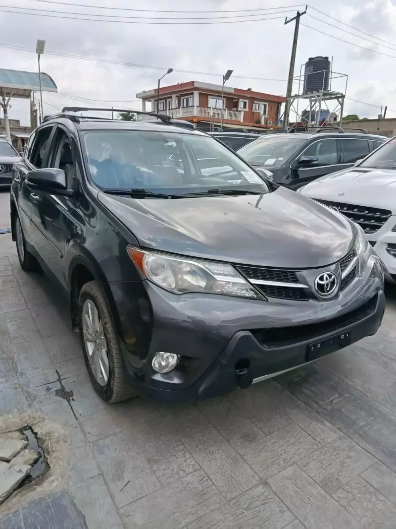 Toyota RAV 4   - 2015