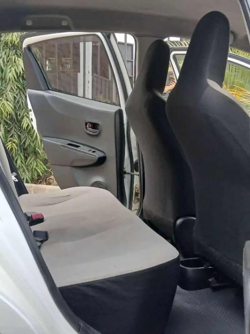 Toyota Vitz   - 2014