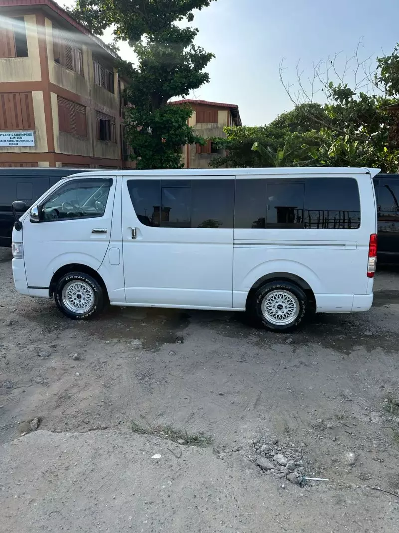 Toyota Hiace   - 2007
