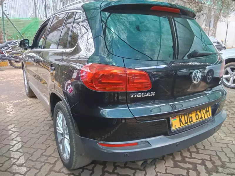 Volkswagen Tiguan   - 2014