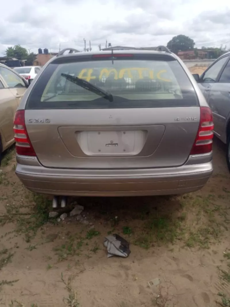 Mercedes-Benz C 240   - 2005