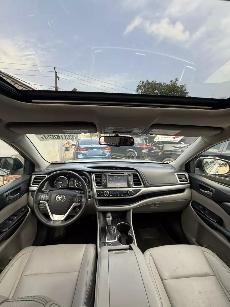 Toyota Highlander   - 2014