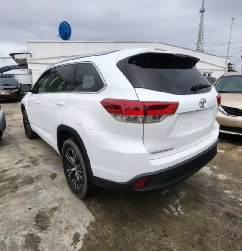 Toyota Highlander   - 2017