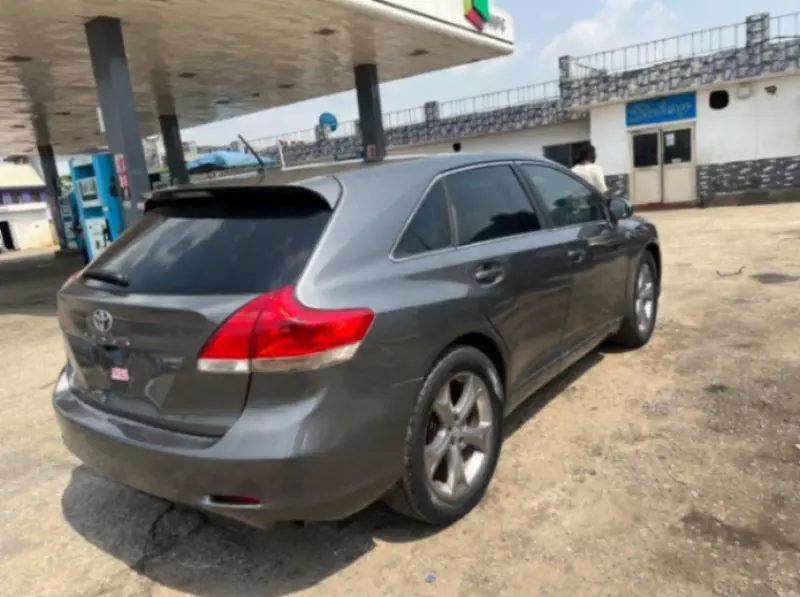 Toyota Venza   - 2012