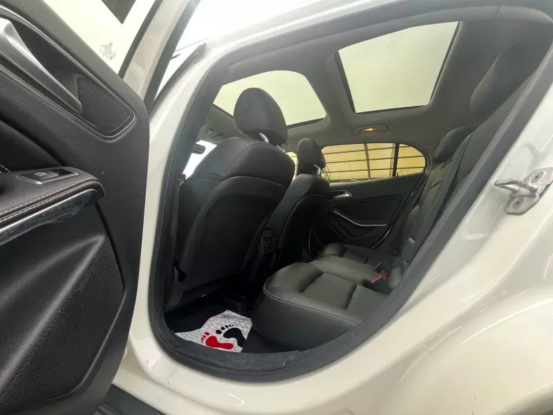 Mercedes-Benz Gla-class   - 2015