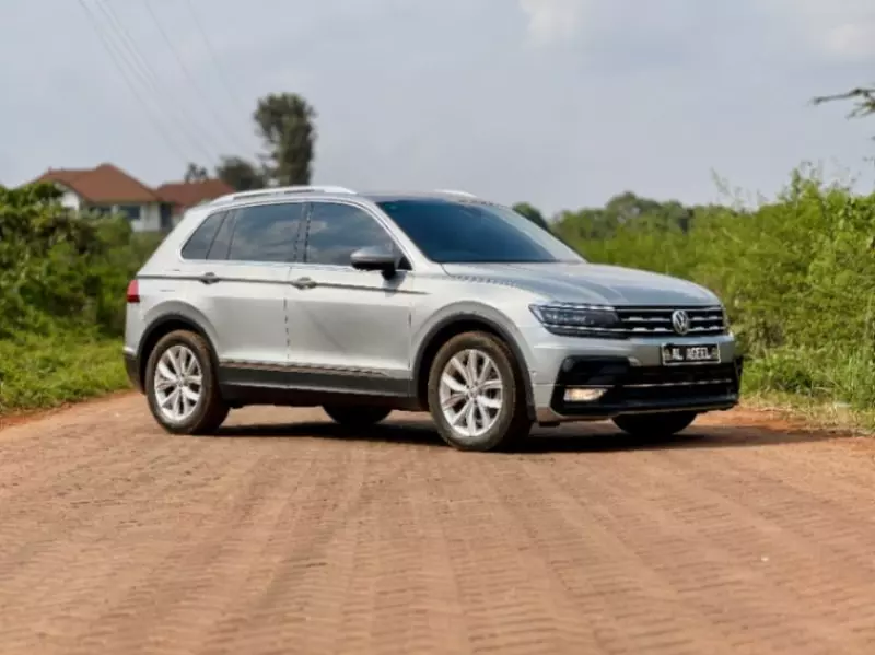 Volkswagen Tiguan   - 2017
