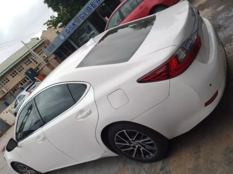 Lexus ES 350   - 2016