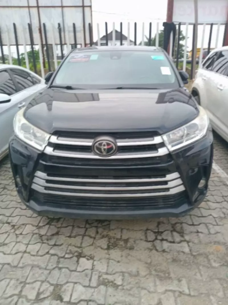 Toyota Highlander   - 2019