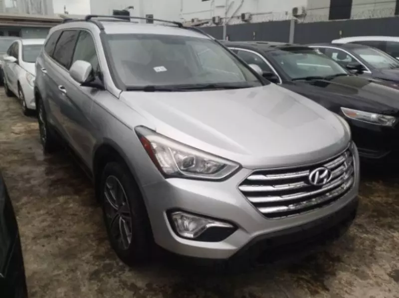 Hyundai Santa Fe   - 2014