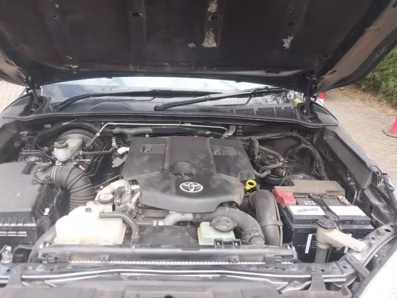 Toyota Hilux   - 2019