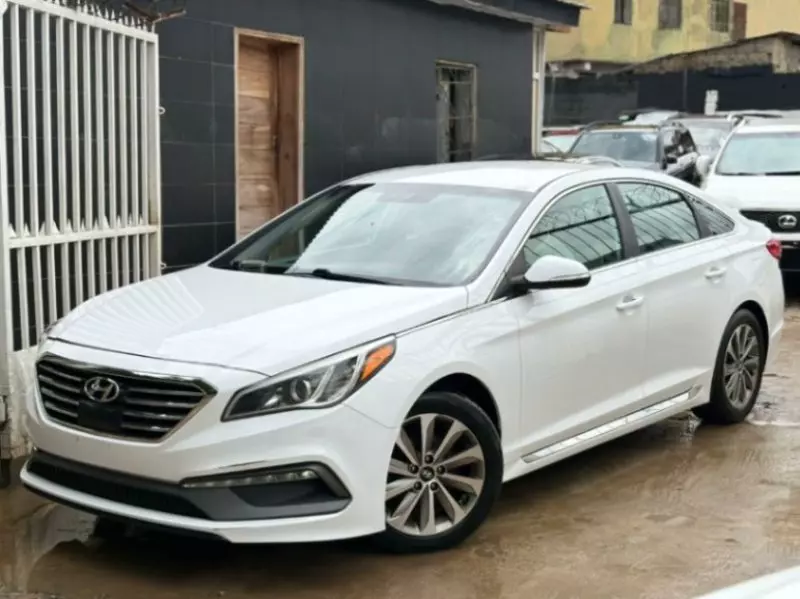 Hyundai Sonata   - 2015