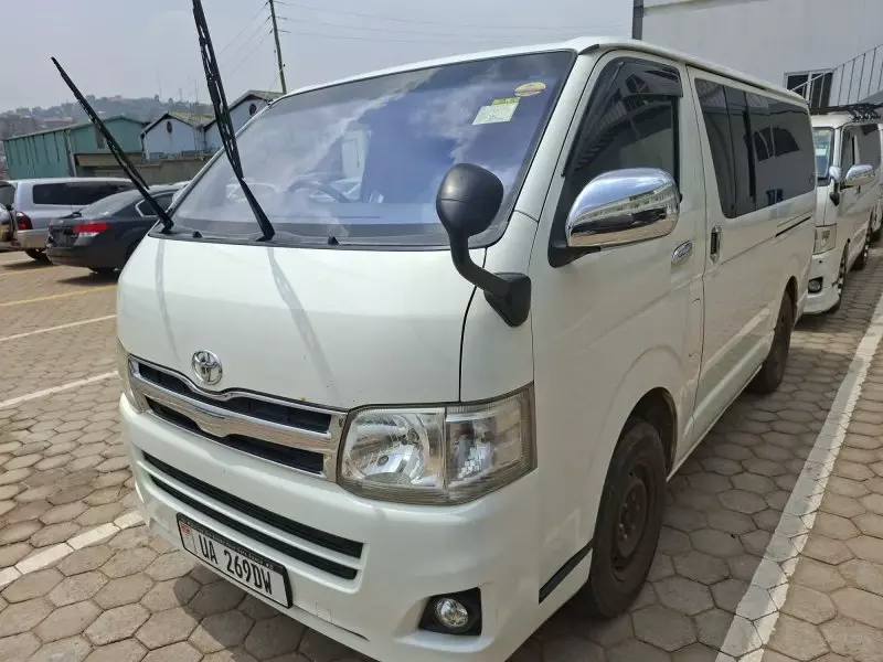 Toyota Hiace   - 2012