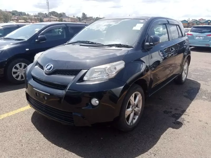 Toyota Ist    - 2012