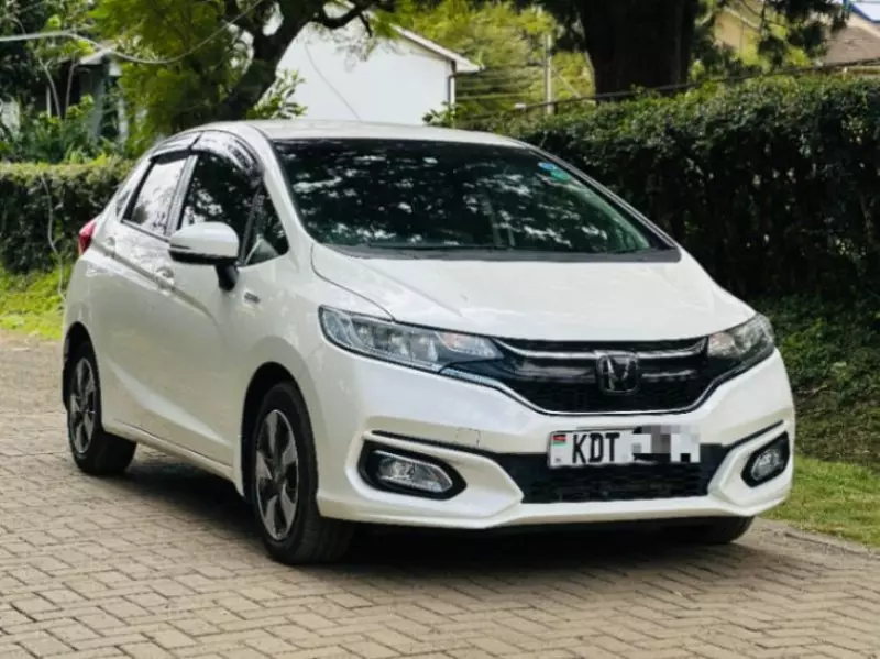 Honda Fit Hybrid    - 2015