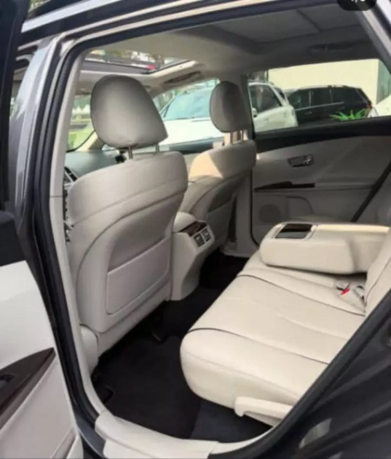 Toyota Venza   - 2013