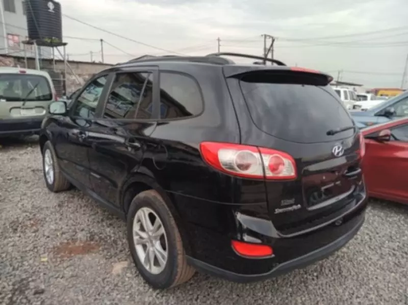 Hyundai Santa Fe - 2012