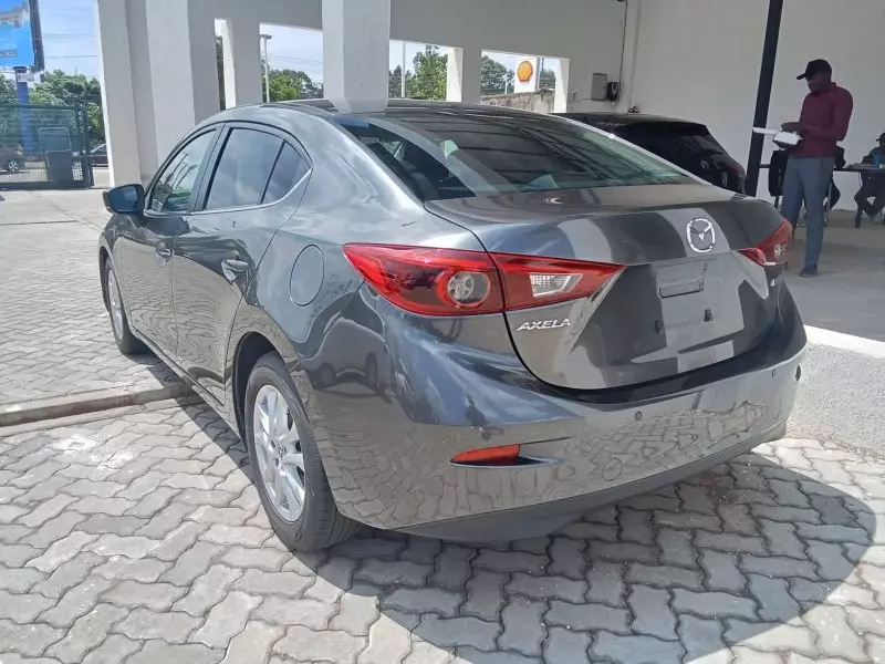 Mazda Axela    - 2018