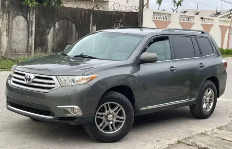 Toyota Highlander   - 2012