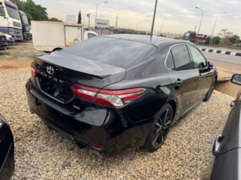 Toyota Camry   - 2018