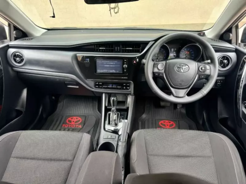 Toyota Auris   - 2017