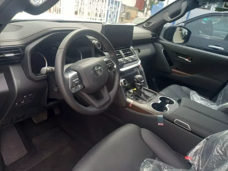 Toyota Land Cruiser   - 2023