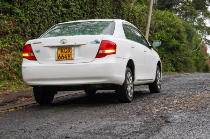 Toyota Axio    - 2012