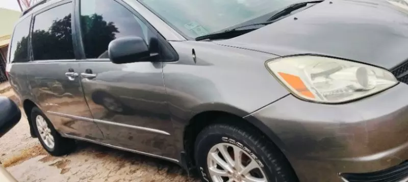 Toyota Sienna   - 2006