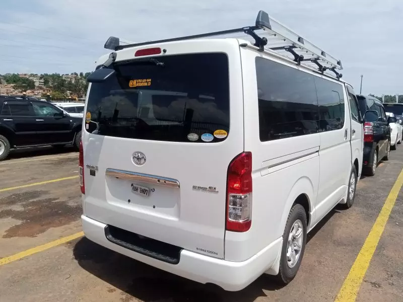 Toyota Hiace   - 2012