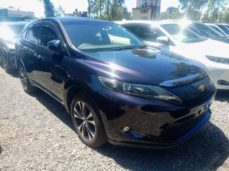 Toyota Harrier   - 2016