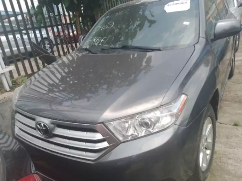 Toyota Highlander   - 2011
