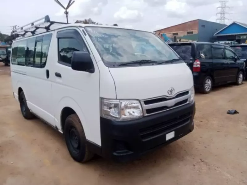 Toyota Hiace   - 2013