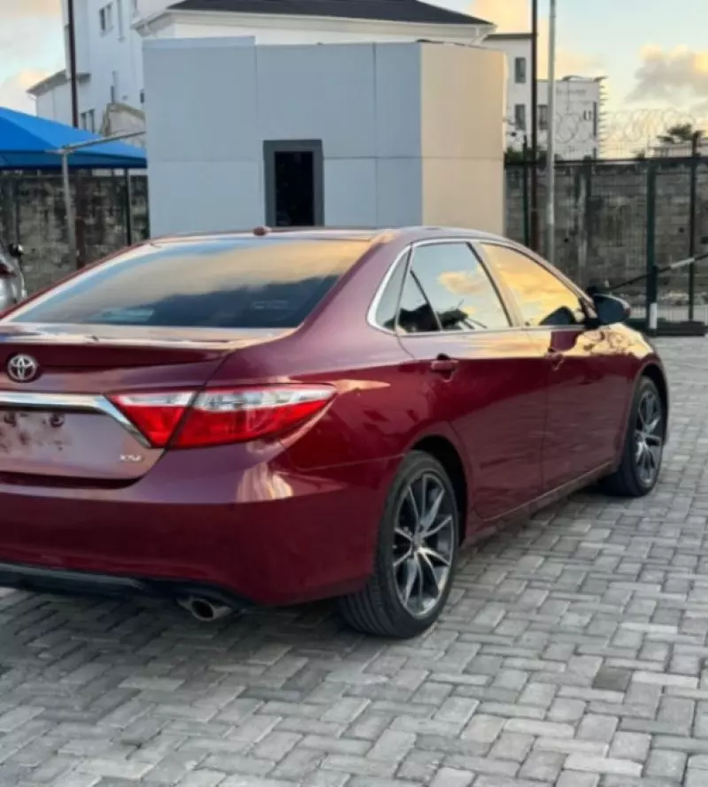 Toyota Camry   - 2016