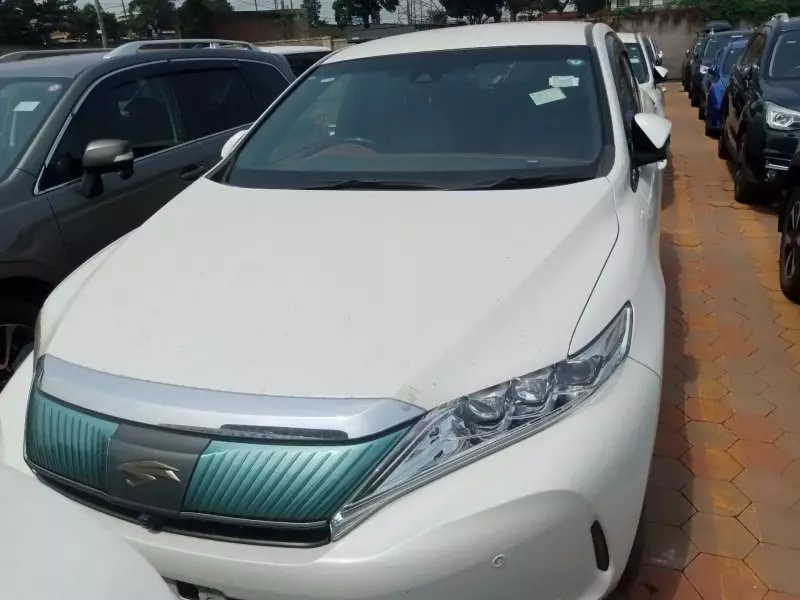 Toyota Harrier   - 2017